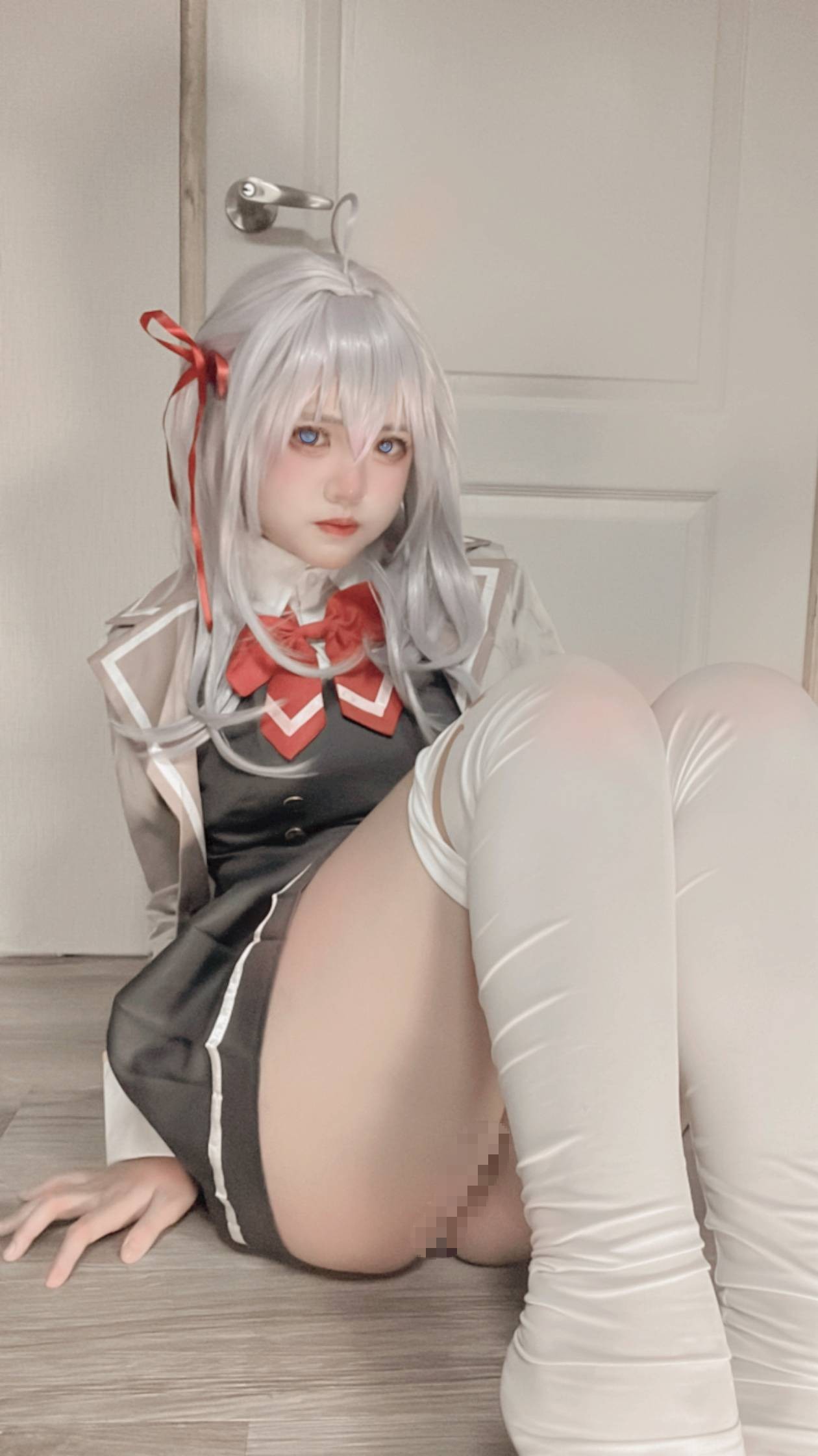 Tako 不時輕聲地以俄語遮羞的鄰座艾莉同學♡ ئاليا-erohere19.jpg