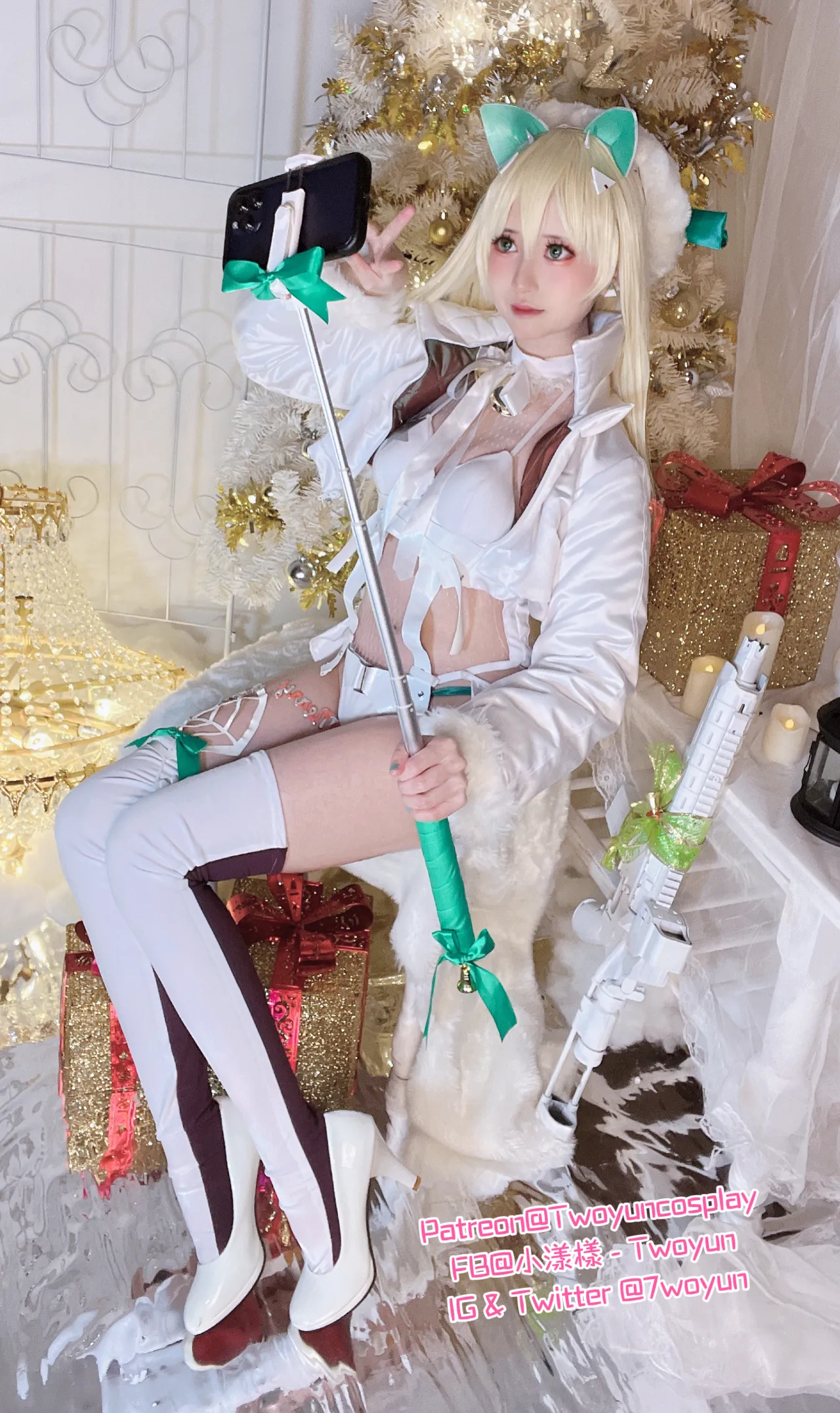 Twoyun cosplay  NIKKE Christmas Rupee-erohere8.webp