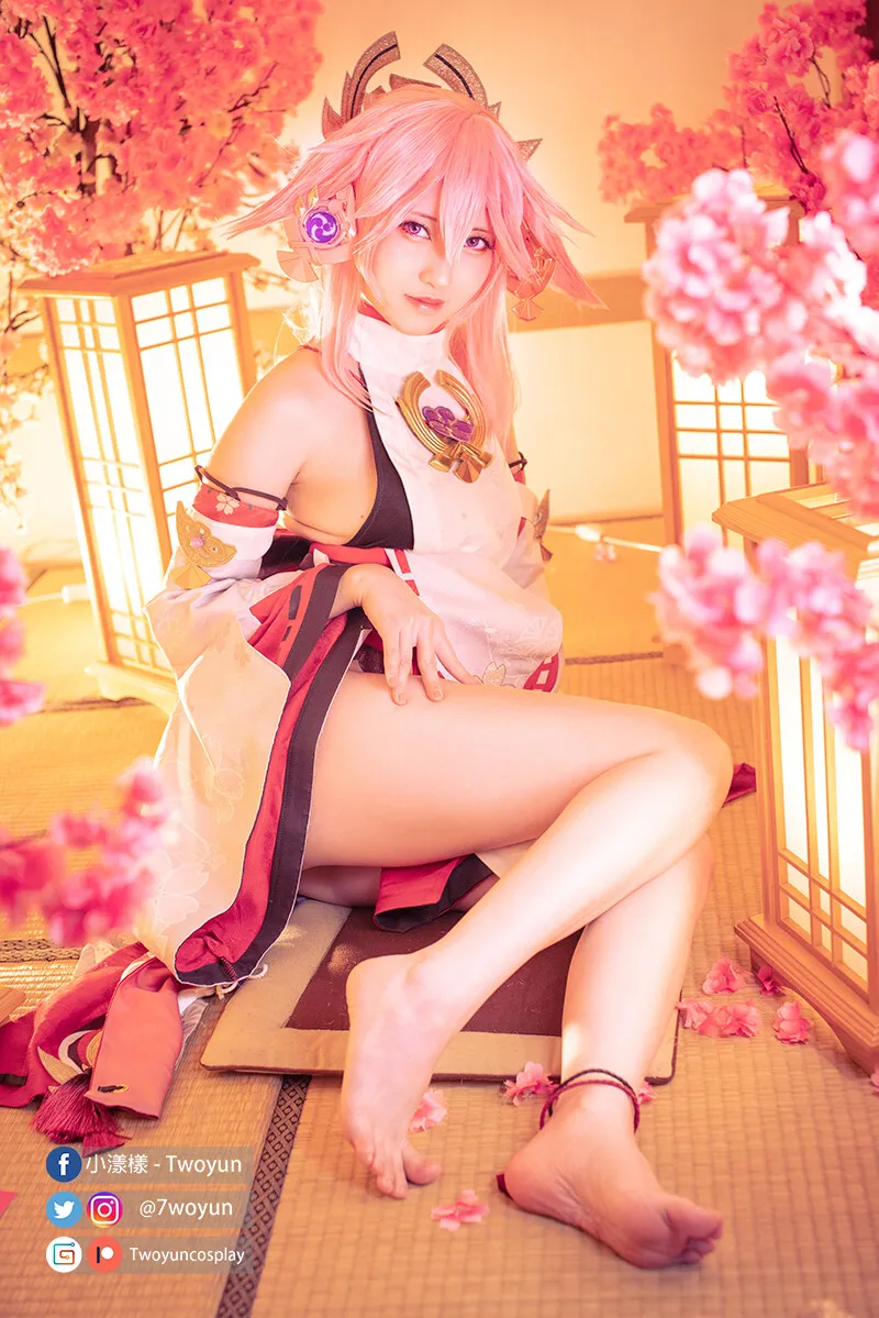 Twoyun - Yae Miko-erohere2.webp