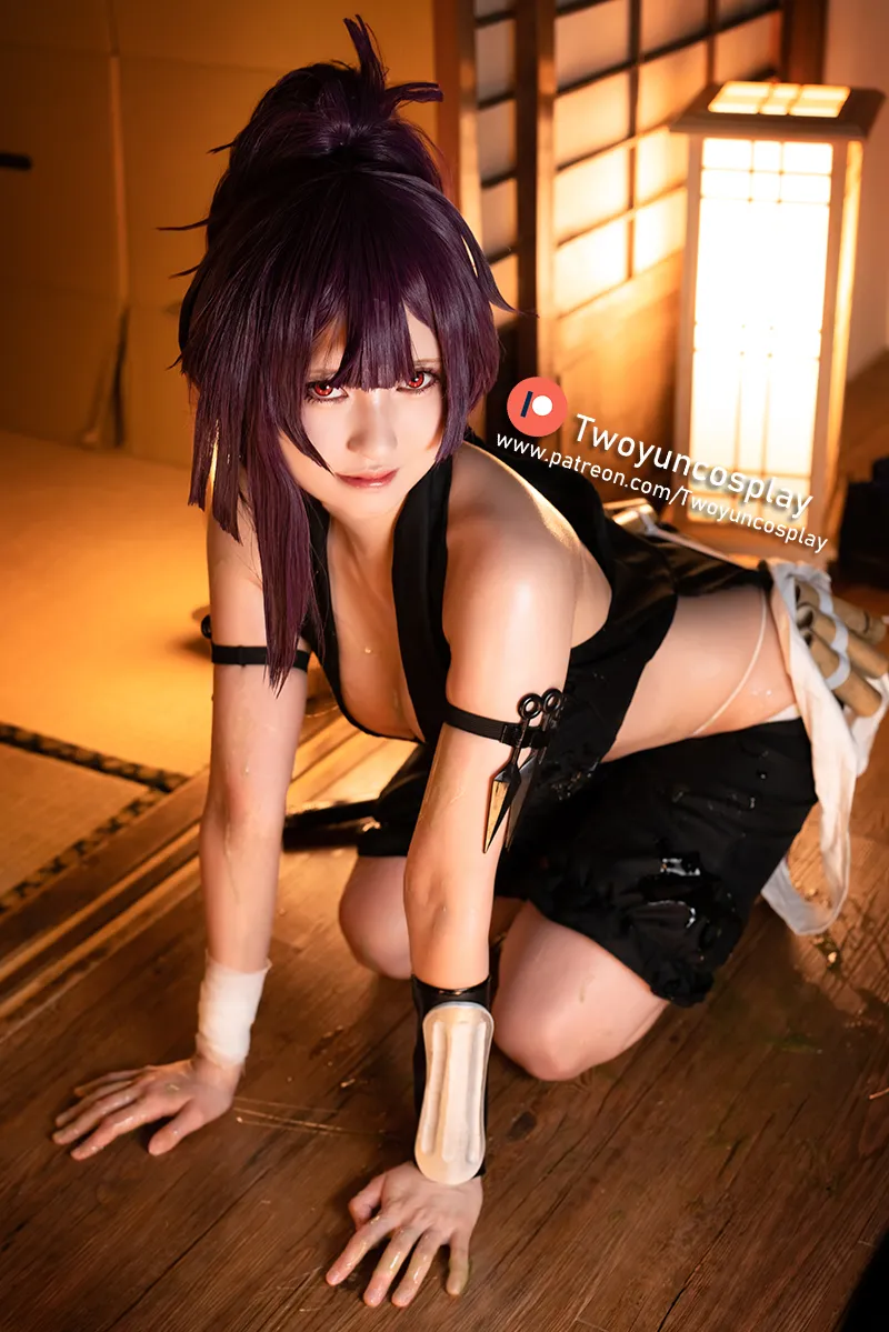 Twoyun - Yuzuriha-erohere5.webp