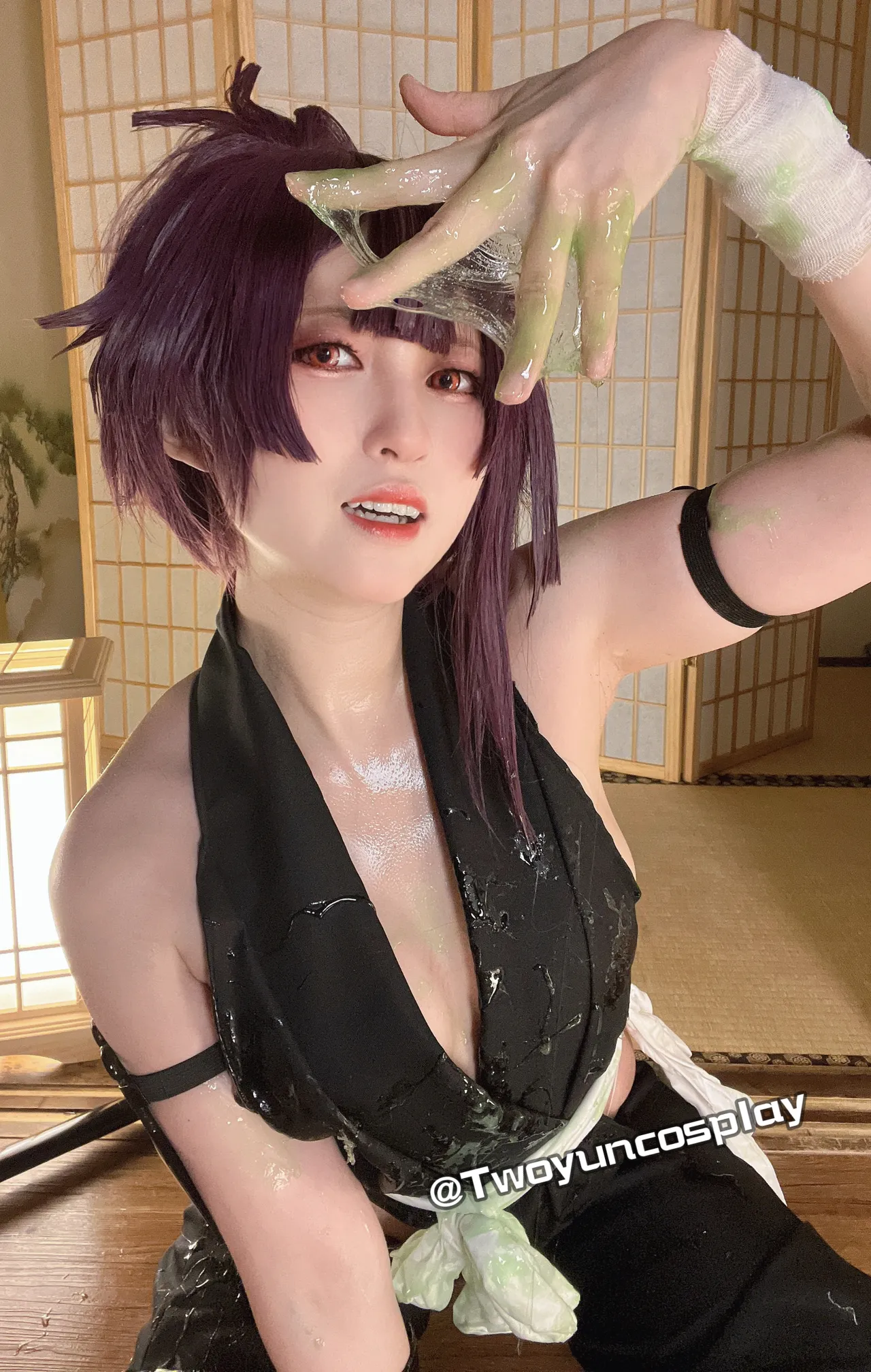 Twoyun - Yuzuriha-erohere7.webp