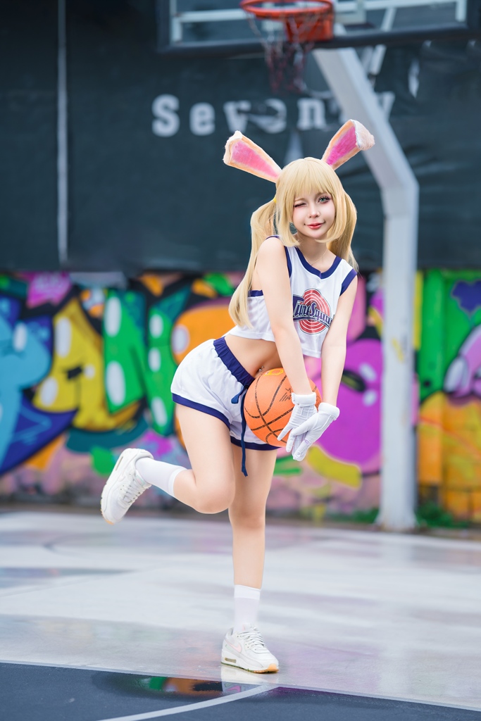 Umeko J – Lola Bunny_Umeko J – Lola Bunny - erohere(2).jpg