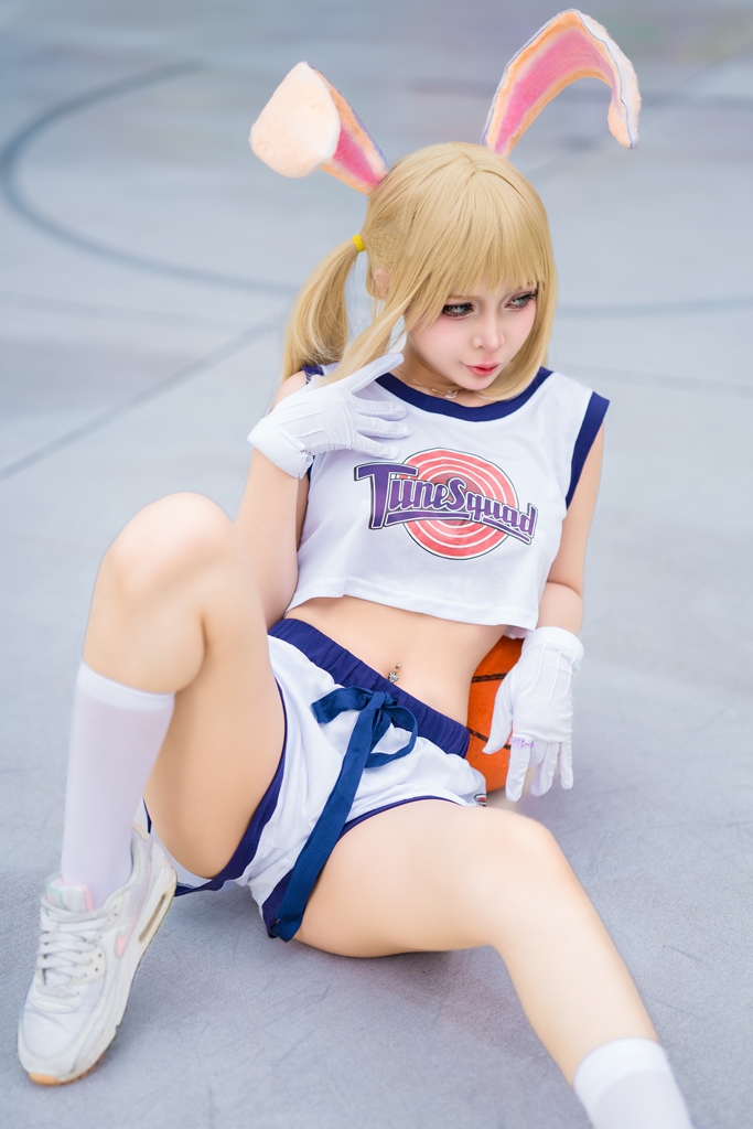 Umeko J – Lola Bunny_Umeko J – Lola Bunny - erohere(5).jpg