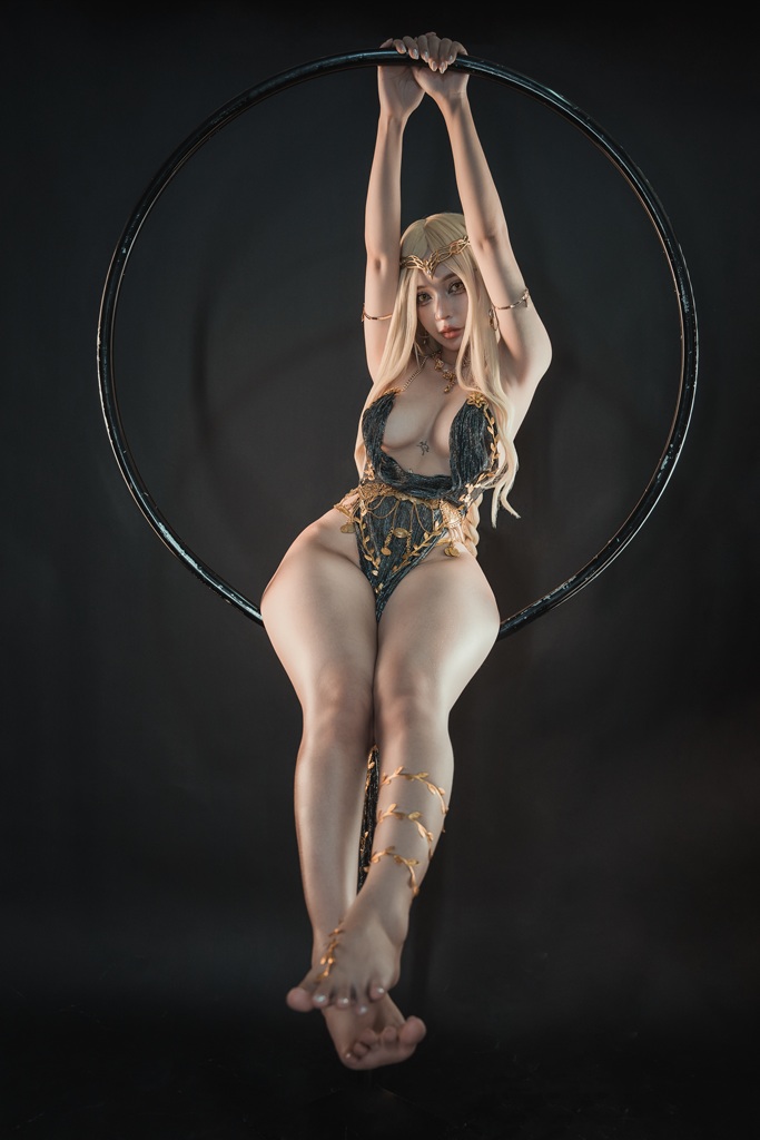 Umeko J – Queen Marika the Eternal_Umeko J – Queen Marika the Eternal - erohere(23).jpg