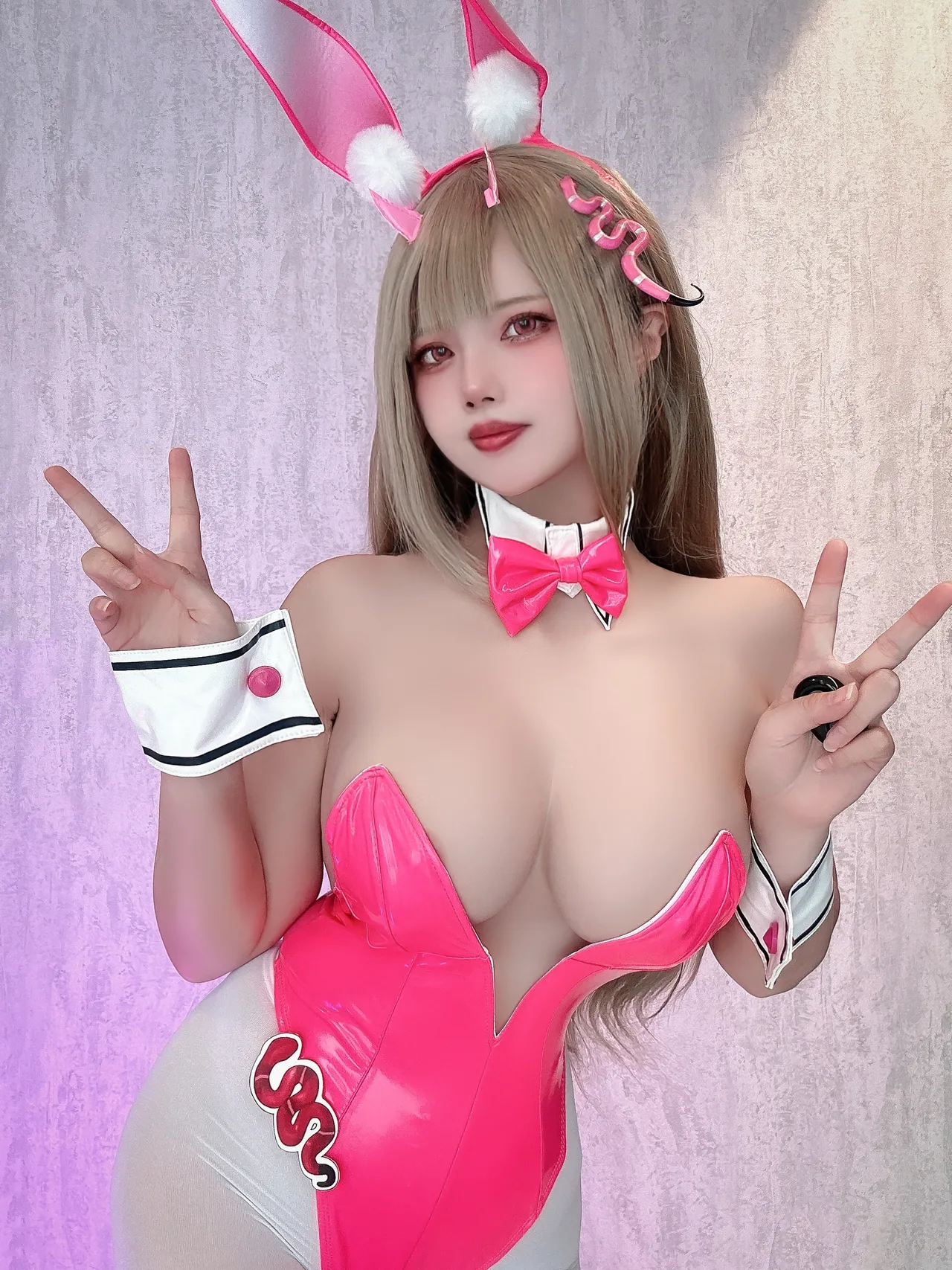 Uri - Bunny Viper-erohere3.webp