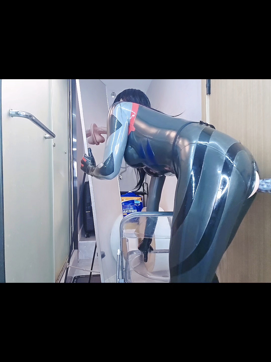 Veritablezx22 - Latex Plugsuit Rio-erohere18.jpg