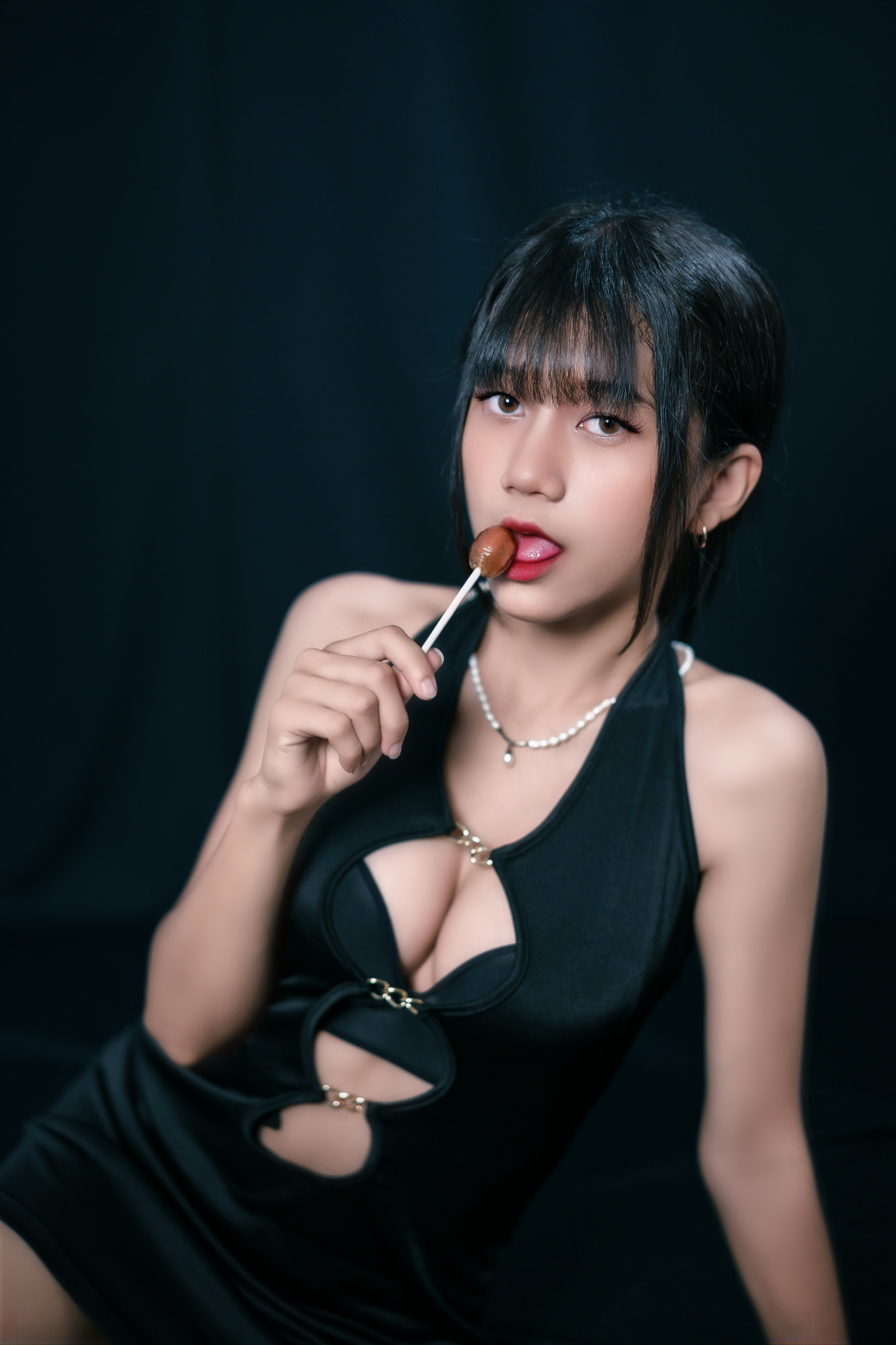 Vi - Black Dress