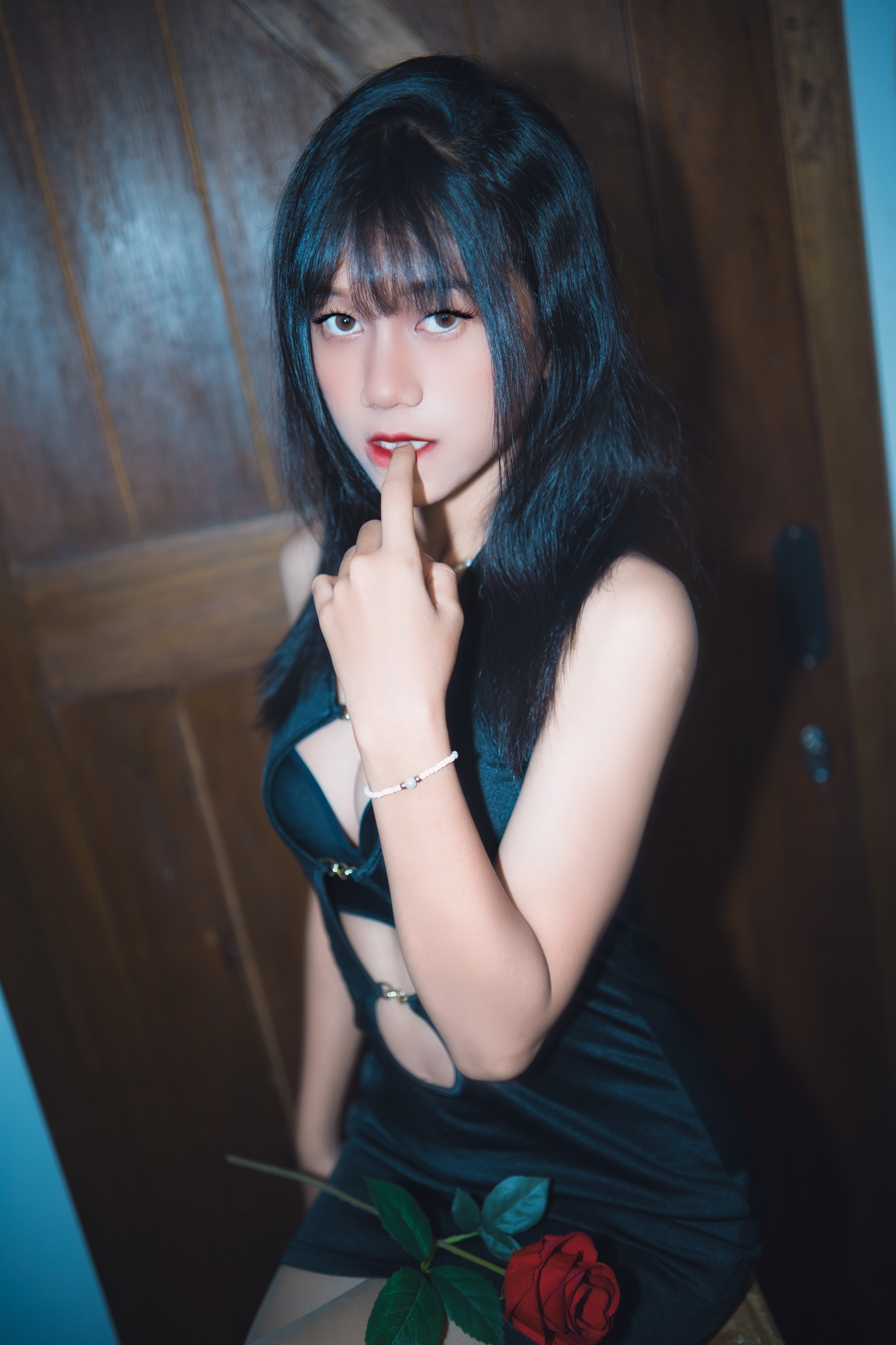 Vi - Black Dress erohere (3).jpg