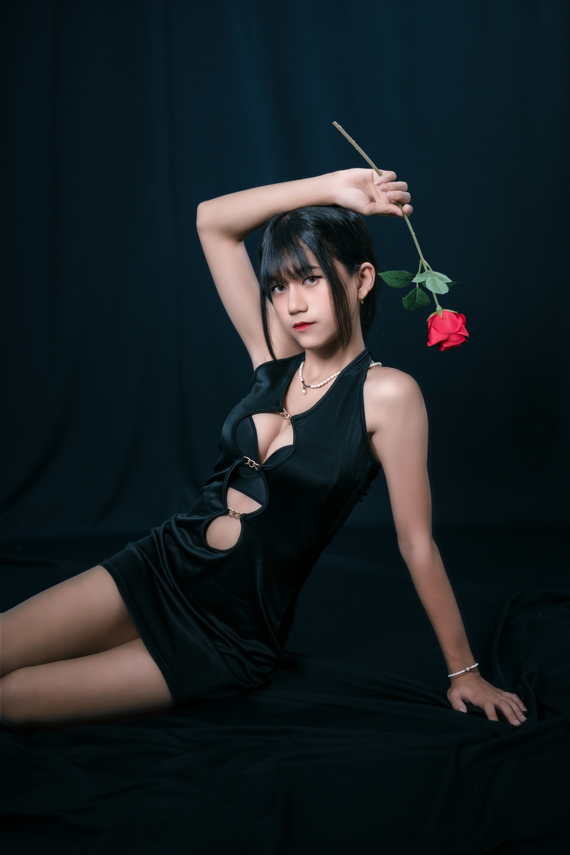 Vi - Black Dress erohere (5).jpg