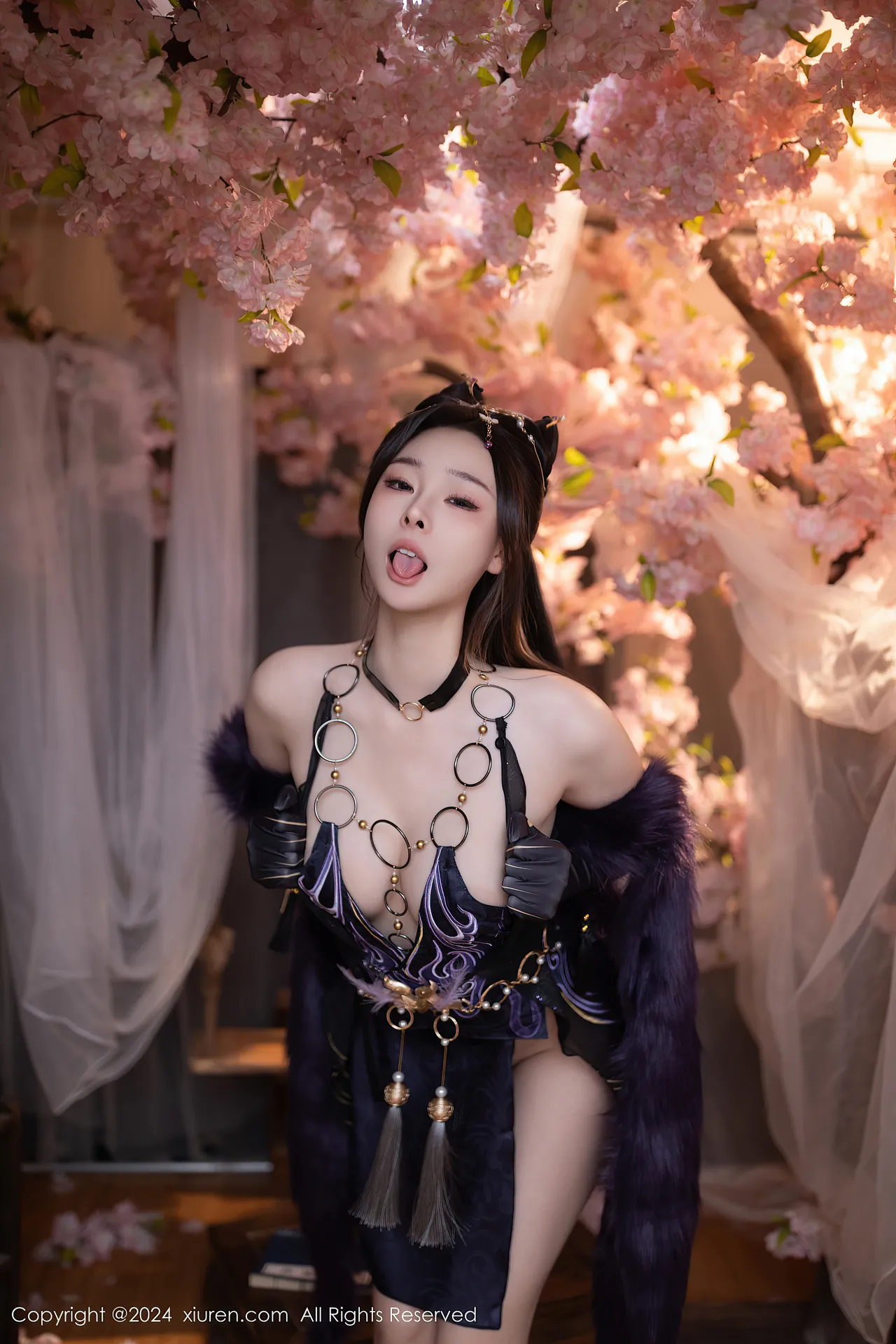 Xiuren秀人网 小逗逗 Fox Girl-erohere18.webp