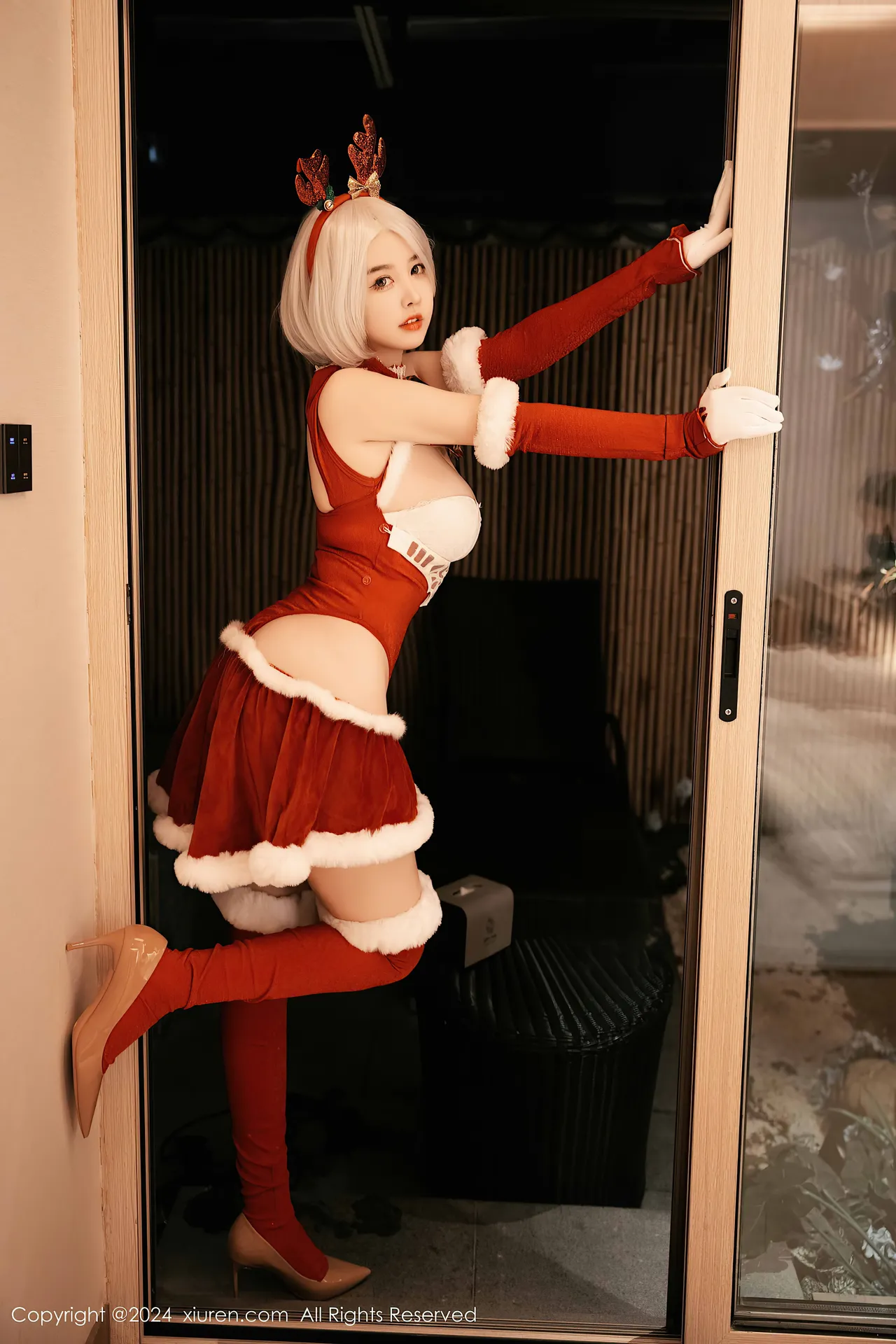 Xiuren秀人网 樱桃小犊子 Yorha 2B Chrismast-erohere1.webp