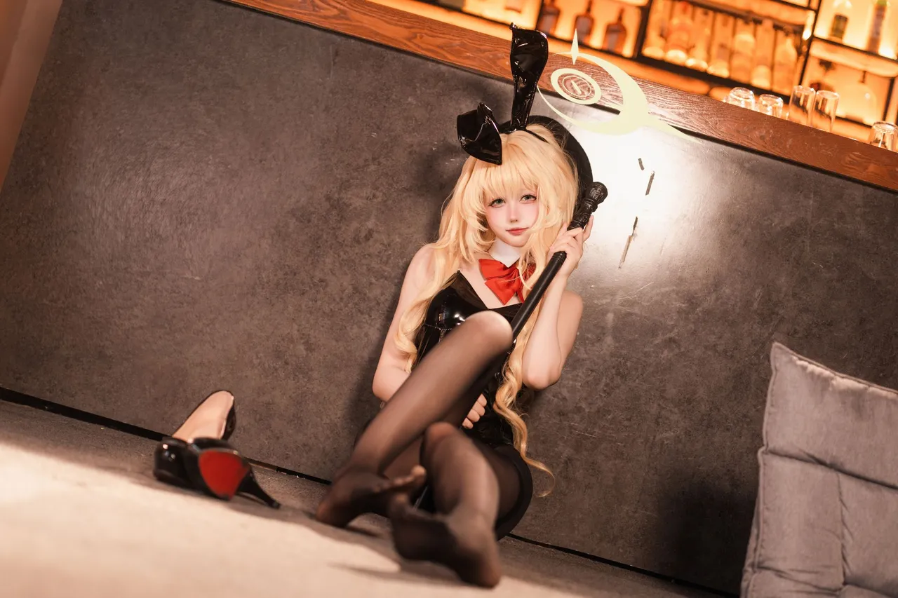 Yuki-兔女郎笑面教授-erohere2.webp