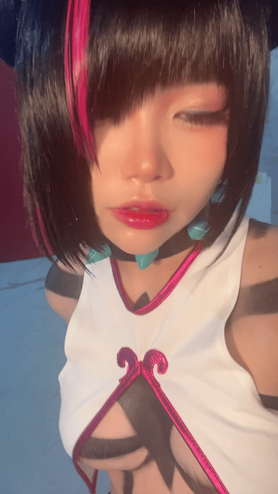 ZinieQ - Juri Han-erohere44.gif