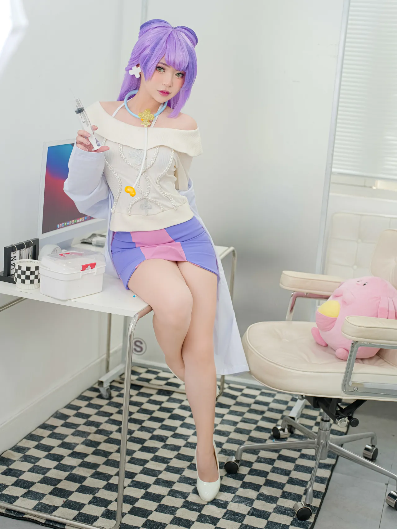 ZinieQ - Miriam-erohere3.webp