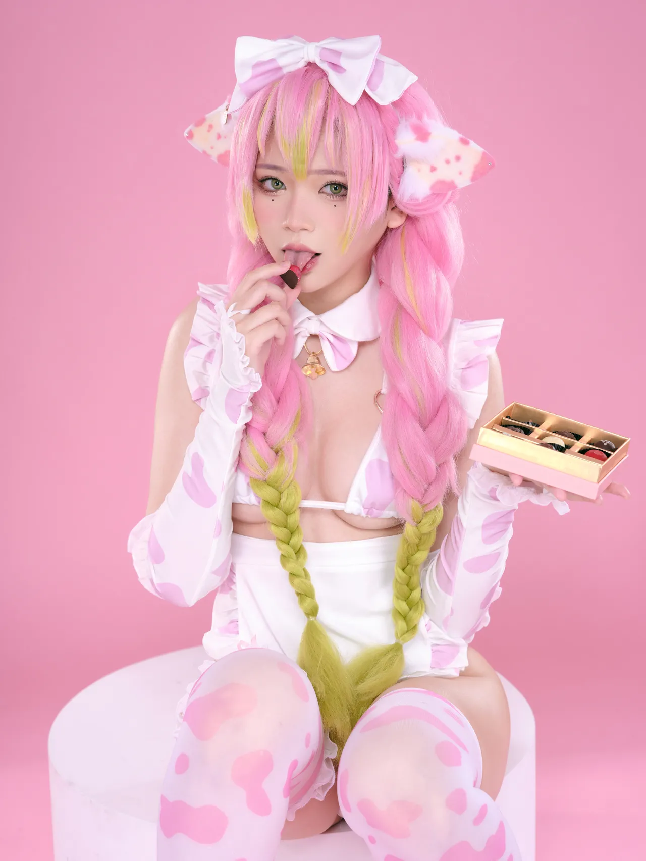 ZinieQ - Mitsuri Maid-erohere12.webp