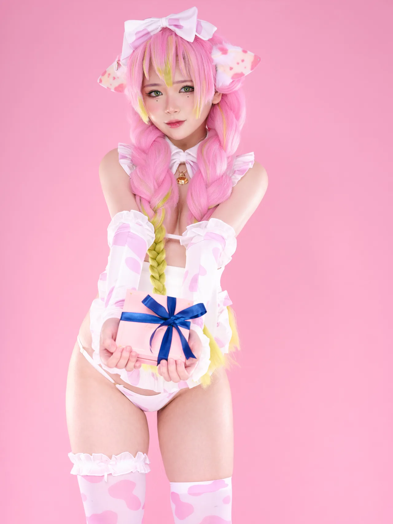 ZinieQ - Mitsuri Maid-erohere6.webp