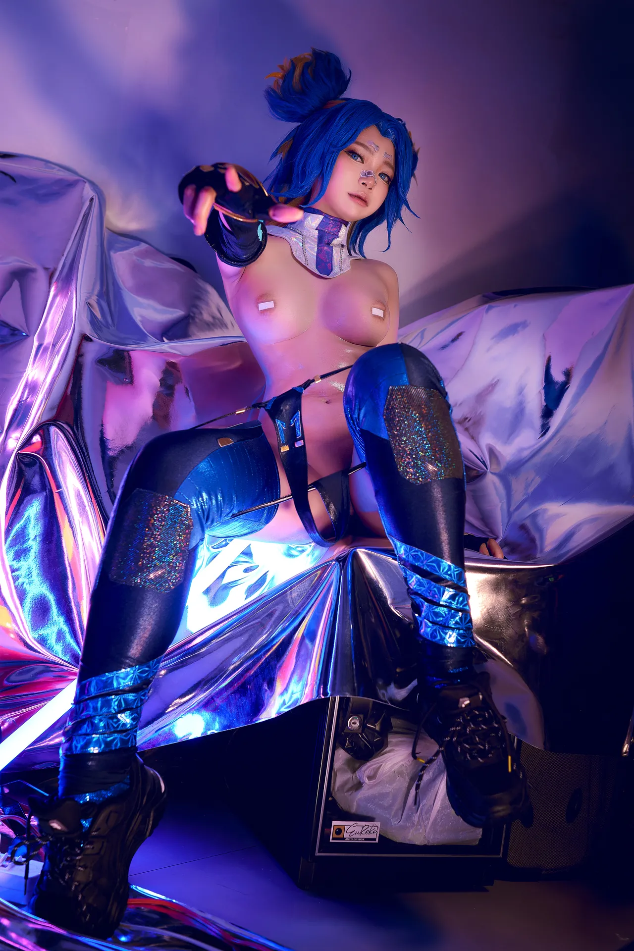 ZinieQ - Neon-erohere30.webp