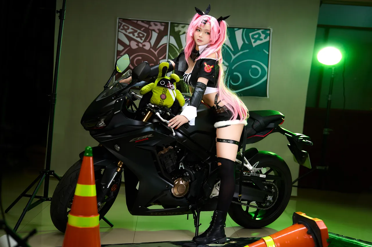 ZinieQ - Nicole Demara-erohere14.webp