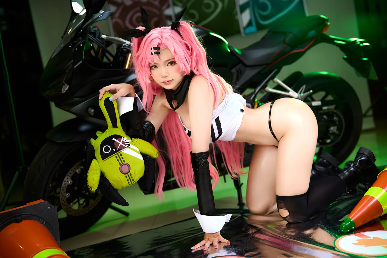 ZinieQ - Nicole Demara-erohere19.webp