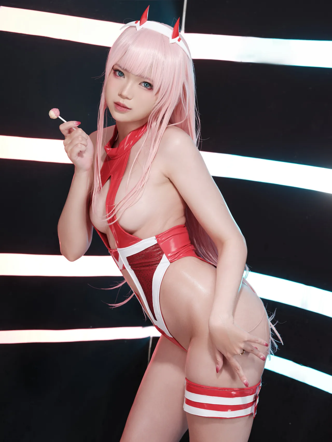 ZinieQ - Zero Two-erohere3.webp
