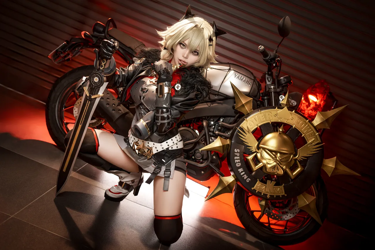 Zinieq - Caesar King-erohere5.webp