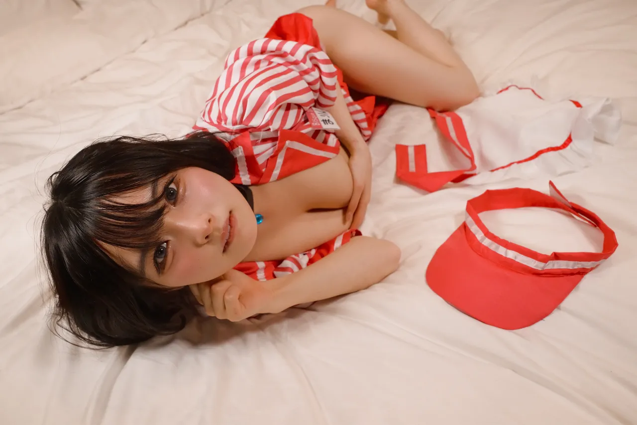 fuwa_nyan - Marin Kitagawa Waitress Sono Bisque Doll Wa Koi O Suru-erohere47.webp