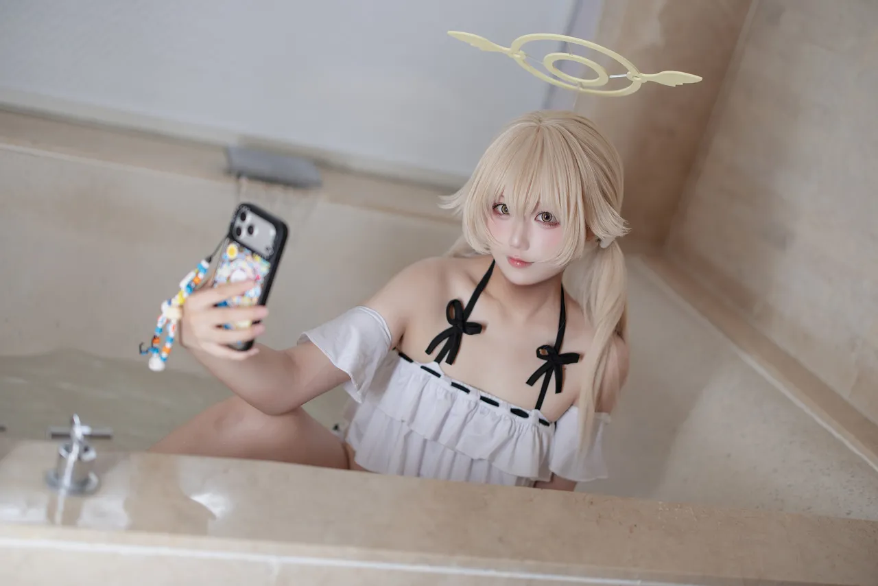 lunananya 蔚蓝档案 阿慈谷日富美 泳装-erohere15.webp