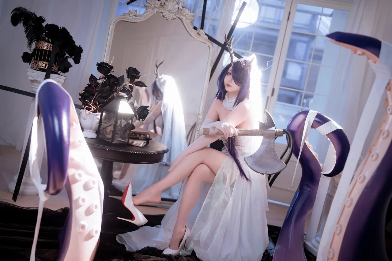 rioko凉凉子 Golden Hind Forlorn Femme Fatale