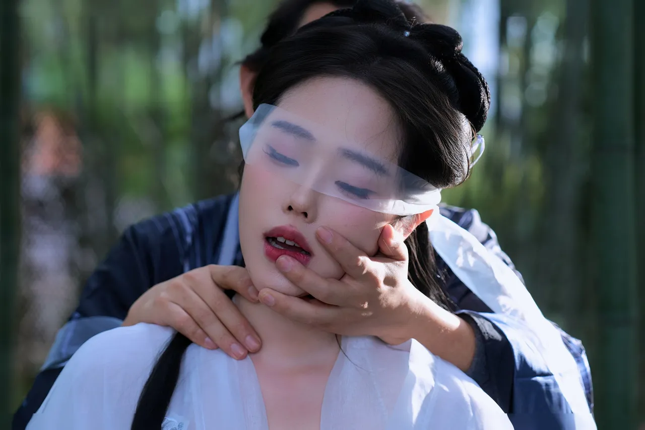 titi cosplay-小龙女-erohere13.webp