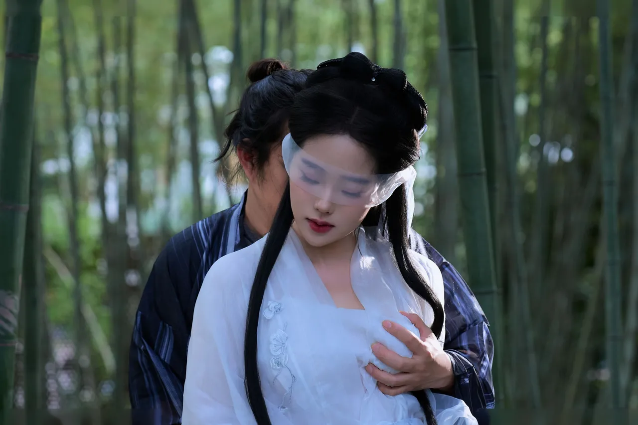titi cosplay-小龙女-erohere15.webp