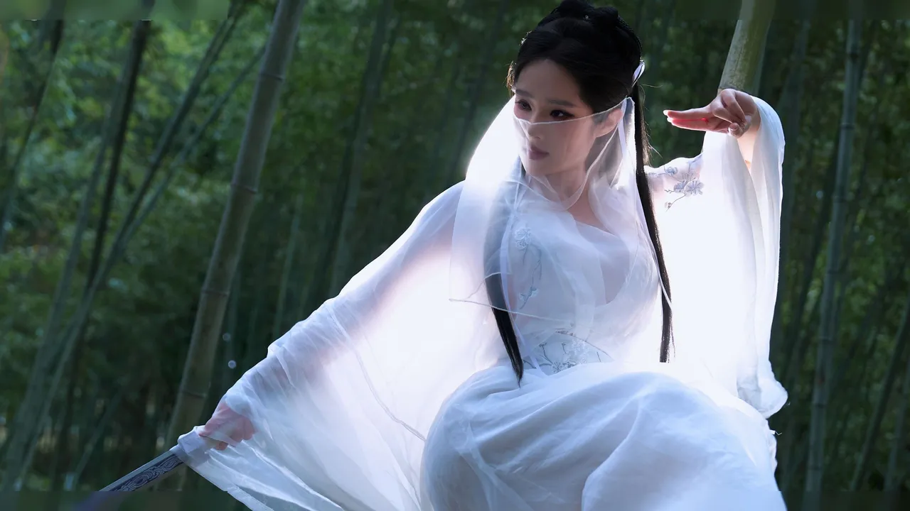 titi cosplay-小龙女-erohere6.webp