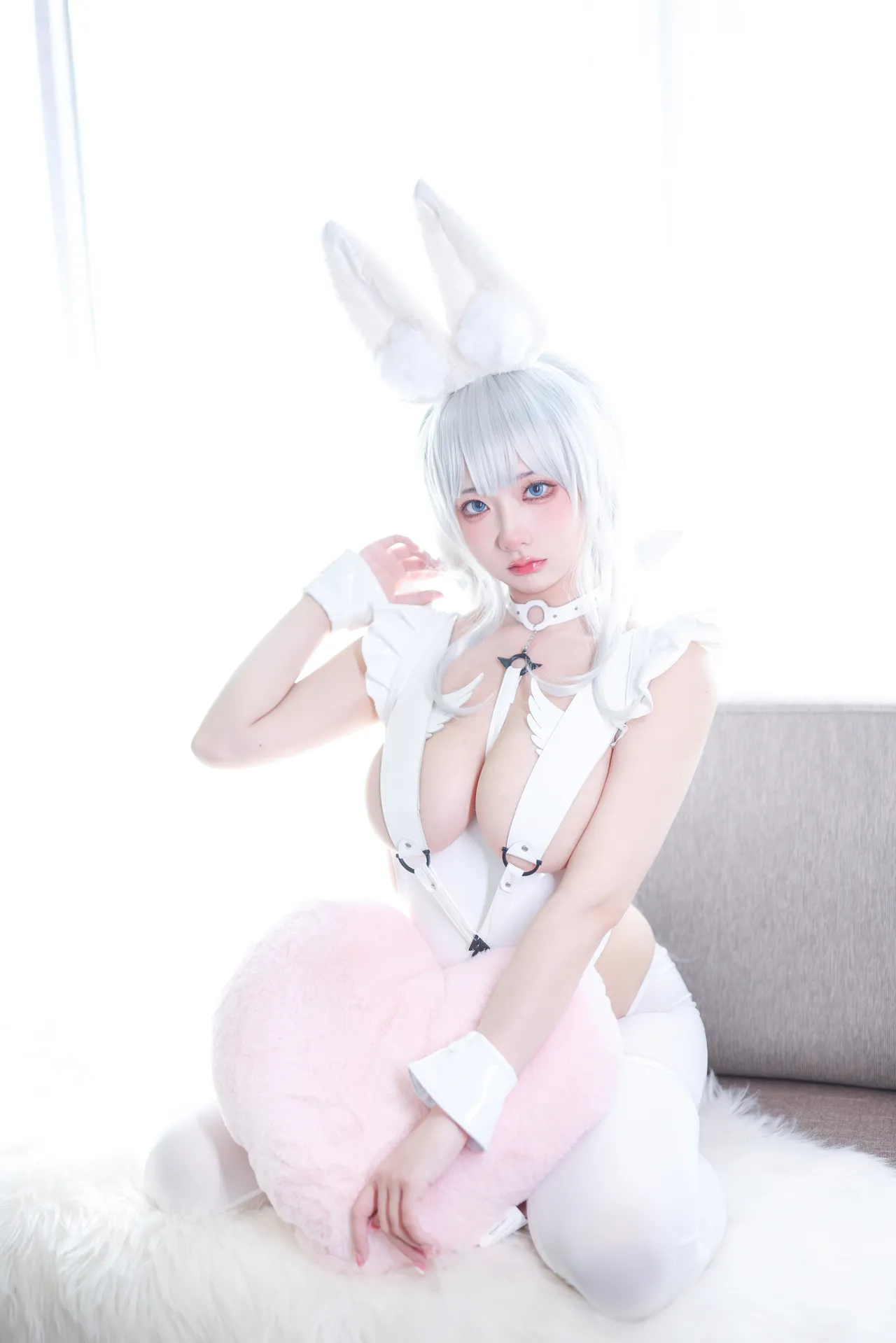 wendydydydy_酱油 恶毒 - 懒懒的白兔-erohere2.webp